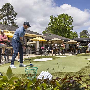 It's a beautiful day on the Club Magnolia Greens.